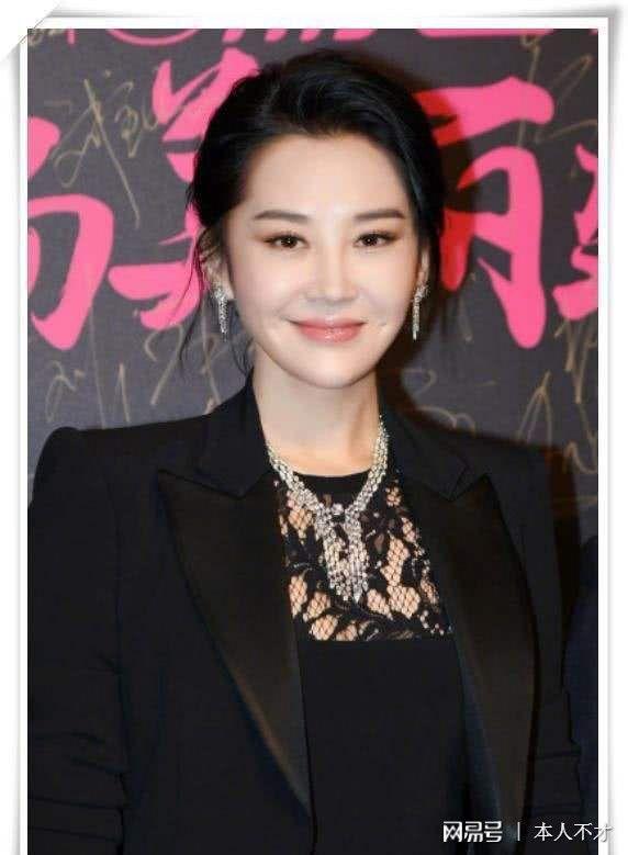 娱乐圈吃瓜君许晴,娱乐圈吃瓜君的甜蜜瓜田之旅